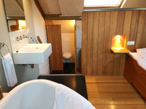 Toilet op de vide in de Lodge